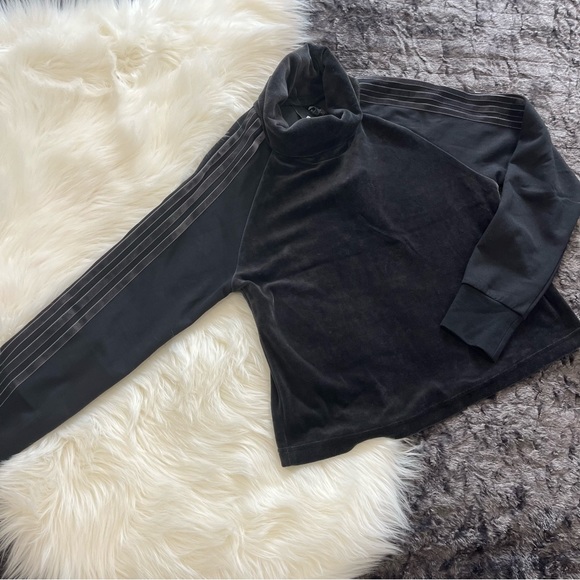 Adidas | Turtle Neck Sweater - Picture 10 of 12